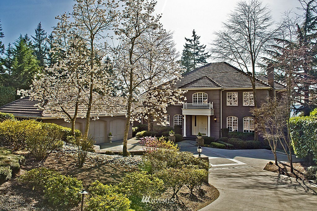 9505 NE 5th Street  Bellevue WA 98004 photo