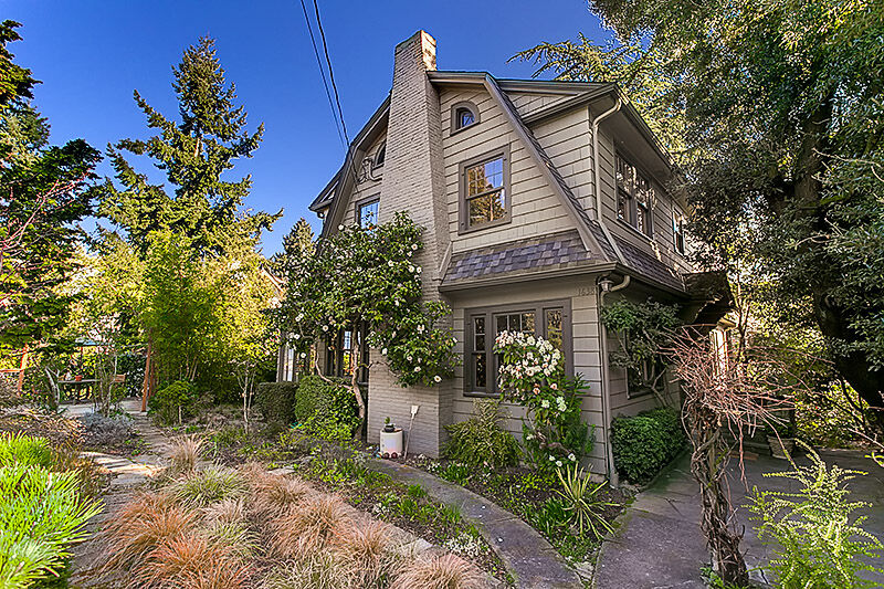 Property Photo:  1638 Peach Ct E  WA 98112 