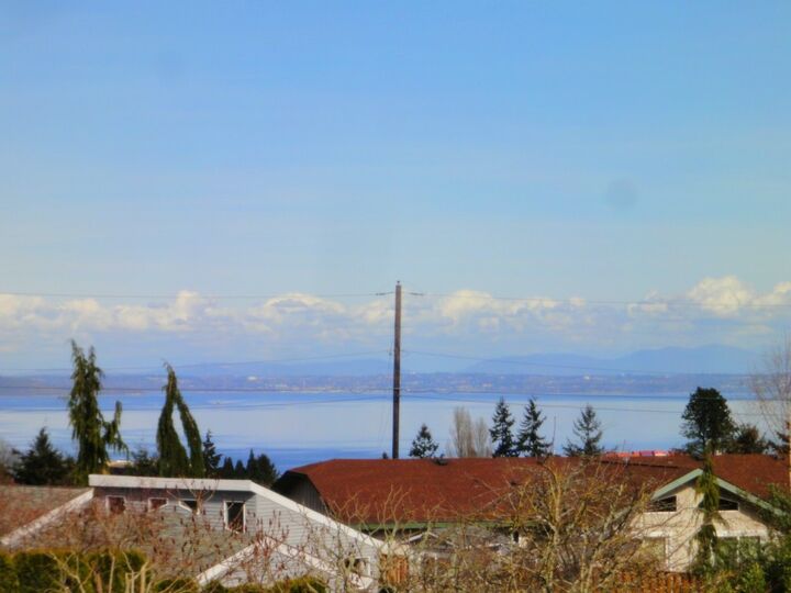 Property Photo: 4617 N Frace Ave WA 98407