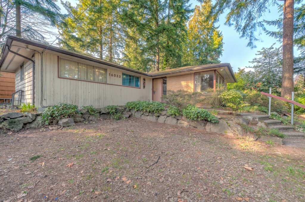 Property Photo:  16033 33rd Ave NE  WA 98155 