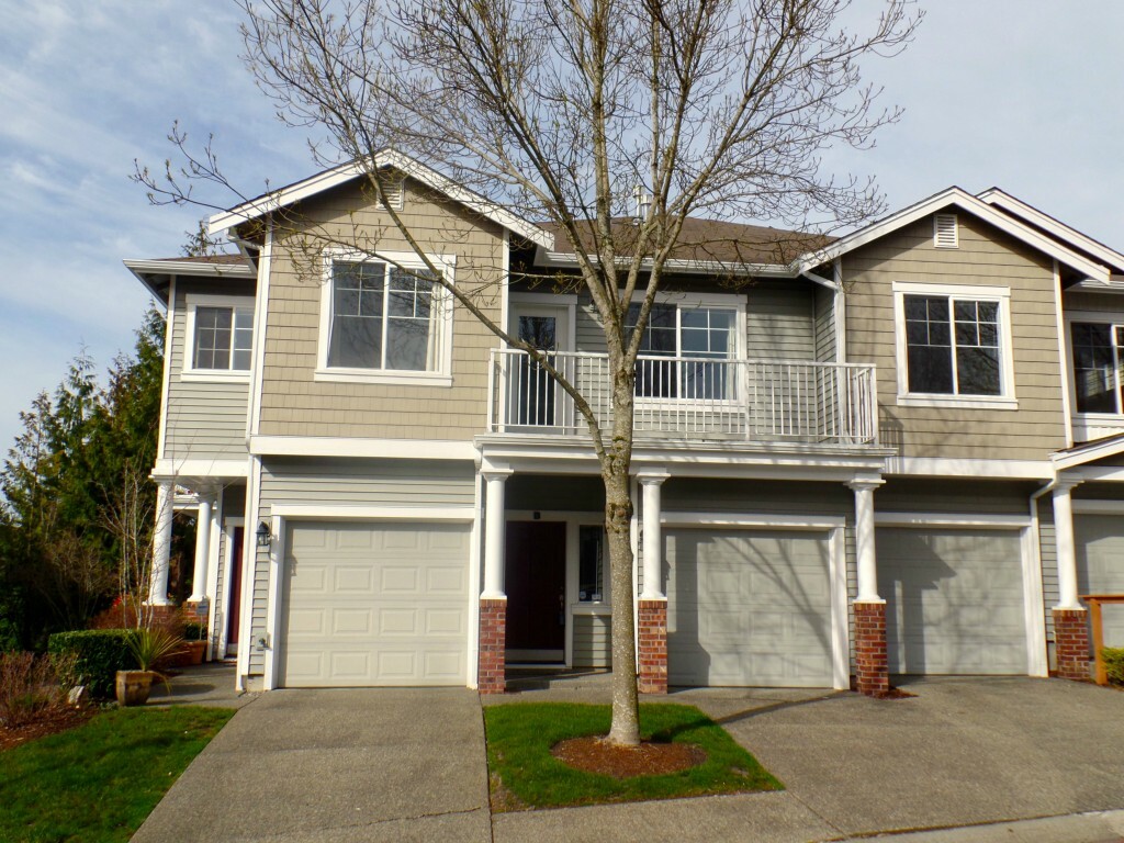 Property Photo:  5001 Davis Place S B  WA 98055 