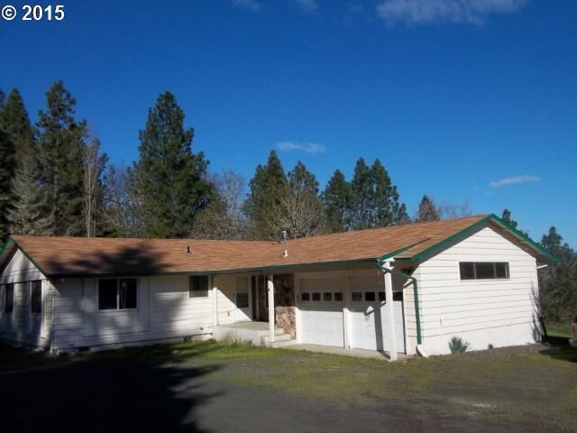 Property Photo: 281 Black Oak Dr OR 97471