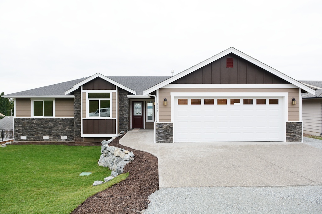 Property Photo:  215 Burke Dr  WA 98282 