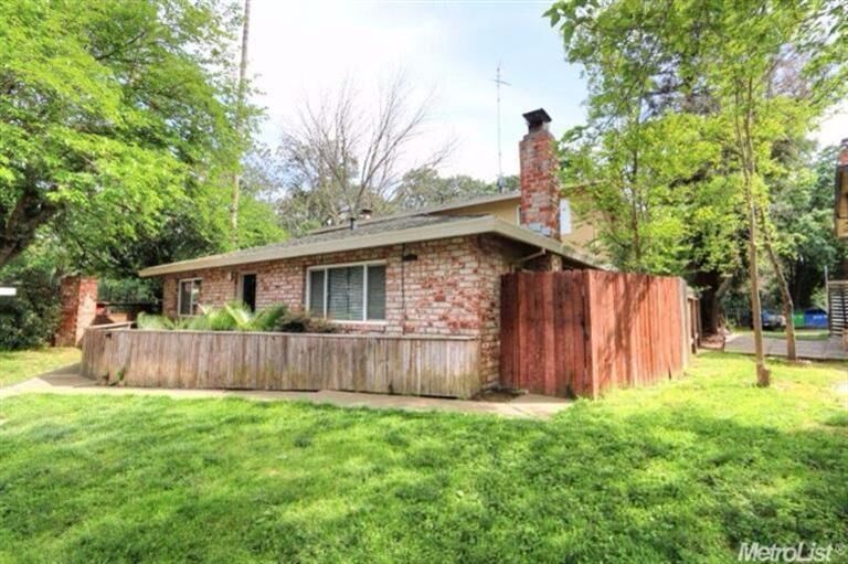 Property Photo: 5528 Keoncrest Circle CA 95841