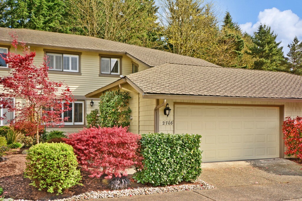 Property Photo:  2708 174th Ave NE  WA 98052 