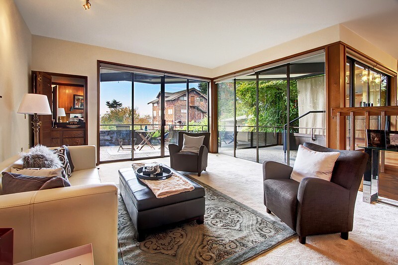 Property Photo:  7019 47th Ave SW 1  WA 98136 