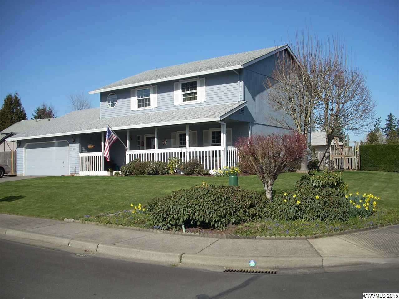 Property Photo:  5097 NE Saddle Ct  OR 97124