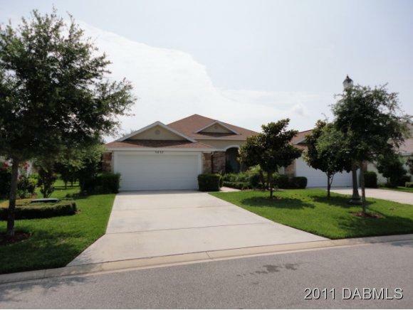 Property Photo: 3037 Glin Circle FL 32174