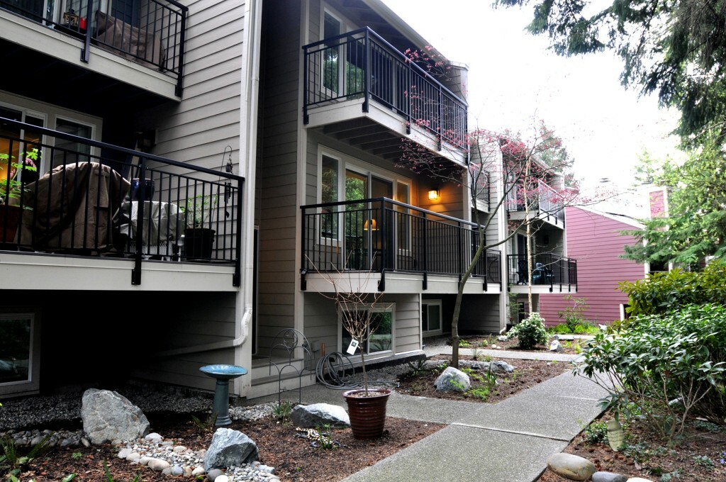 Property Photo: 756 N 161st Place WA 98133