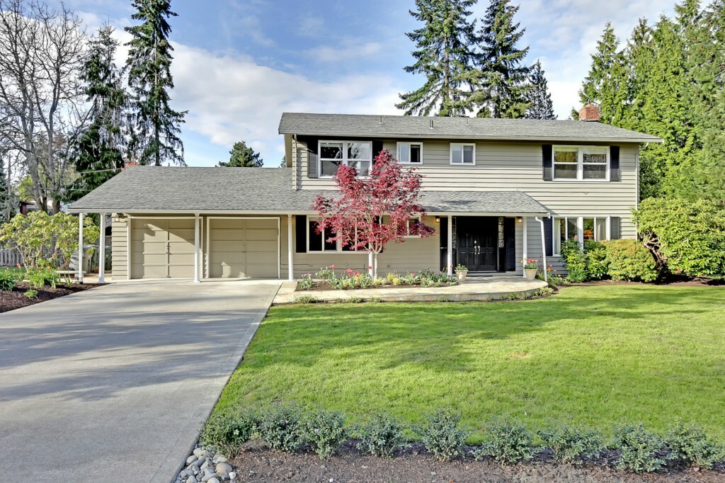 Property Photo: 8240 NE 25th St WA 98039