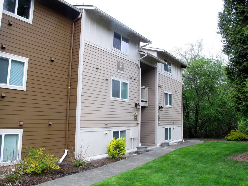 Property Photo: 14106 NE 181st Place F-103 WA 98072