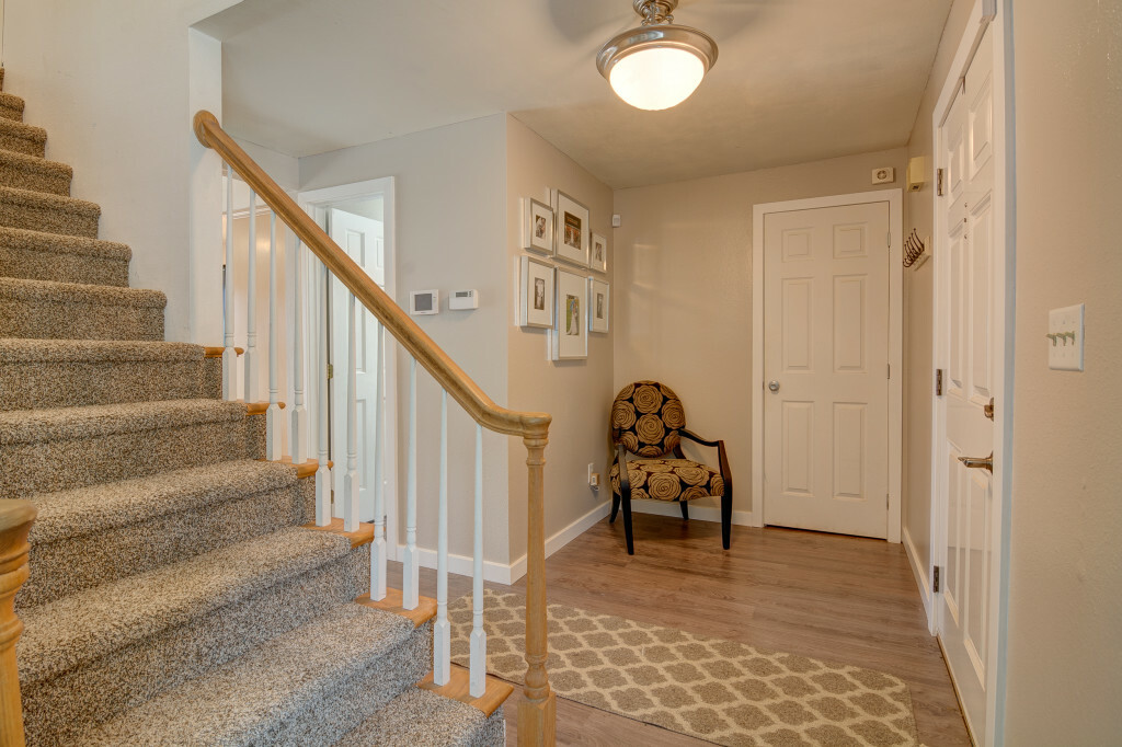 Property Photo: 33338 40th Ave SW WA 98023