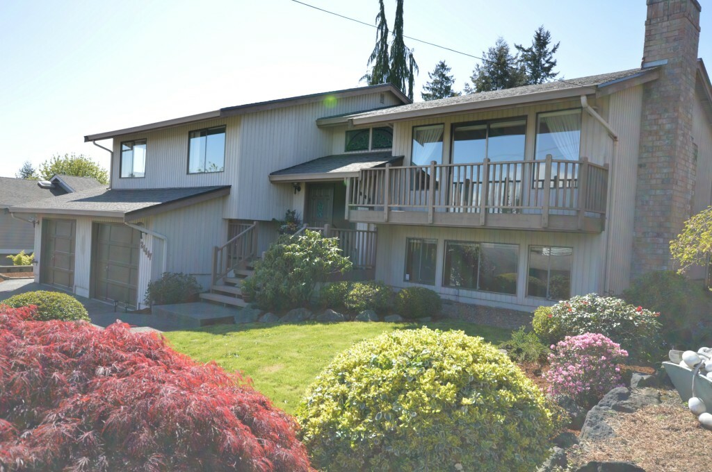 Property Photo:  21417 4th Ave S  WA 98198 