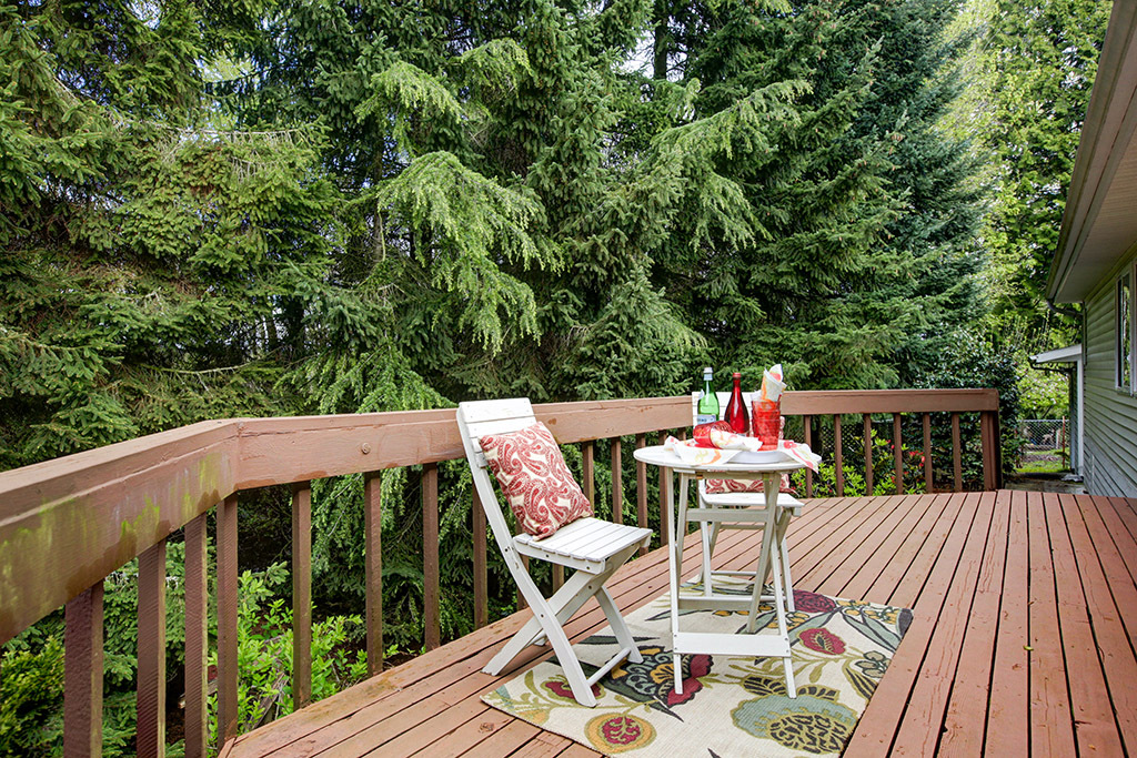 Property Photo:  17307 Woodcrest Dr NE  WA 98011 