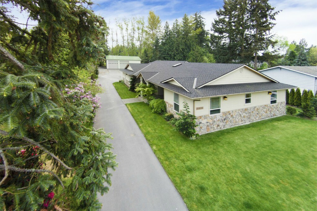 Property Photo: 3312 Russet Rd WA 98036