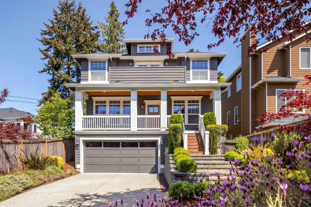 Property Photo: 2916 W Mansell St WA 98199