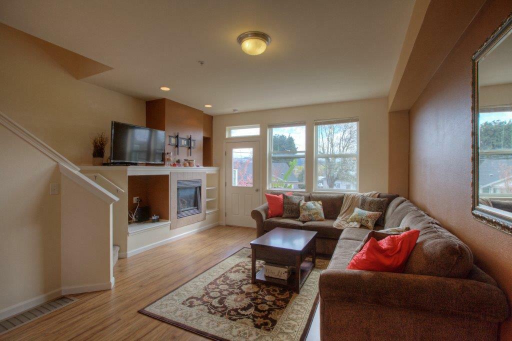 Property Photo: 816 Cherry St 4 WA 98390