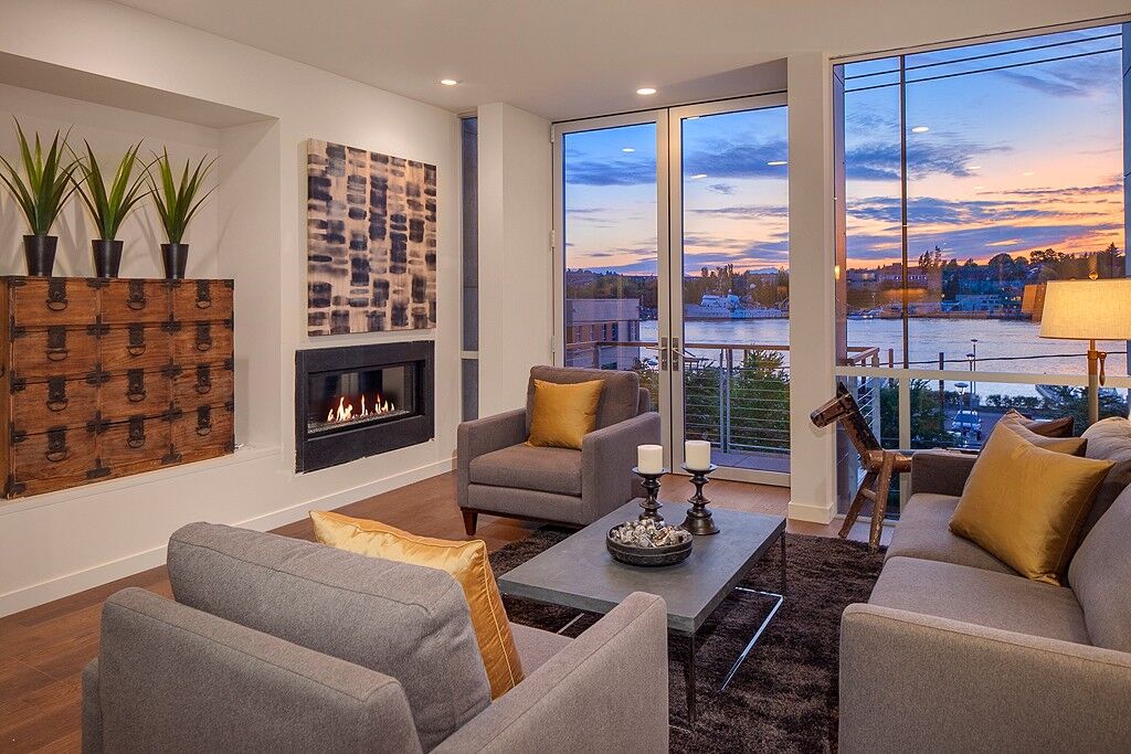 Property Photo: 2820 Fairview Ave E WA 98102