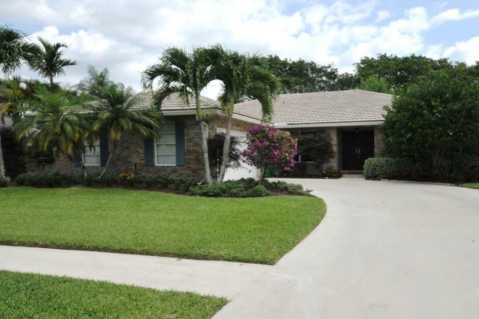 Property Photo:  10230 Crosswind Road  FL 33498 