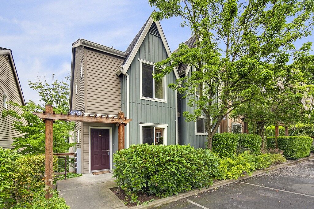 Property Photo:  1562 Cherrylane Ave S  WA 98144 