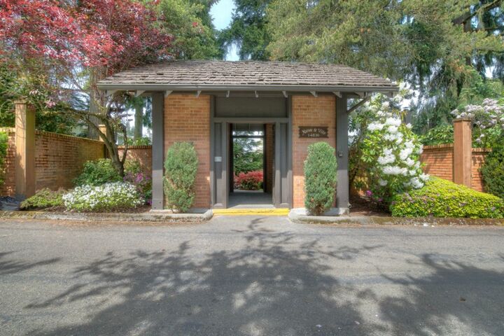 Property Photo: 14836 SE 16th St 8 WA 98007