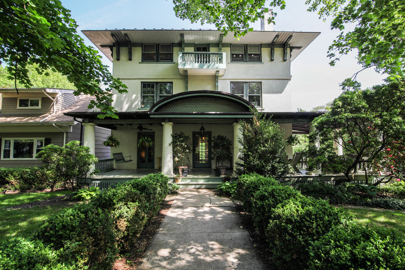 Property Photo: 420 Hillside Pl NJ 07079