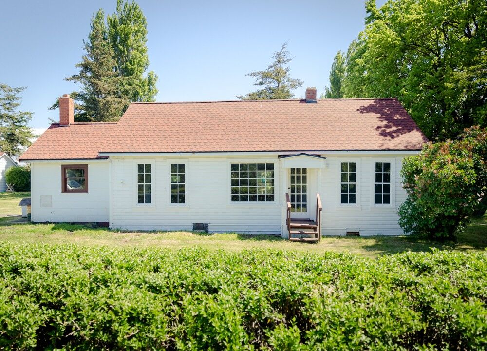 Property Photo:  2090 Arnold  WA 98239 