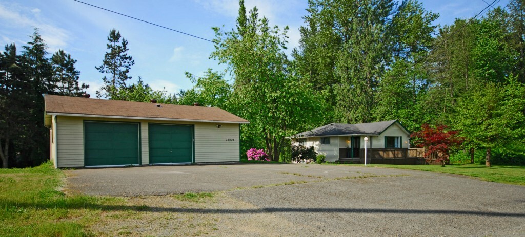 Property Photo: 19025 SE Lake Youngs Rd WA 98058