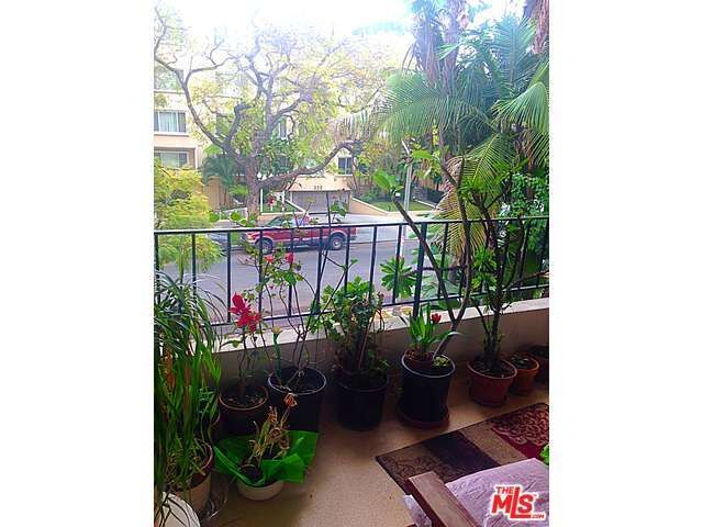 Property Photo:  321 N Palm Dr 4  CA 90210 