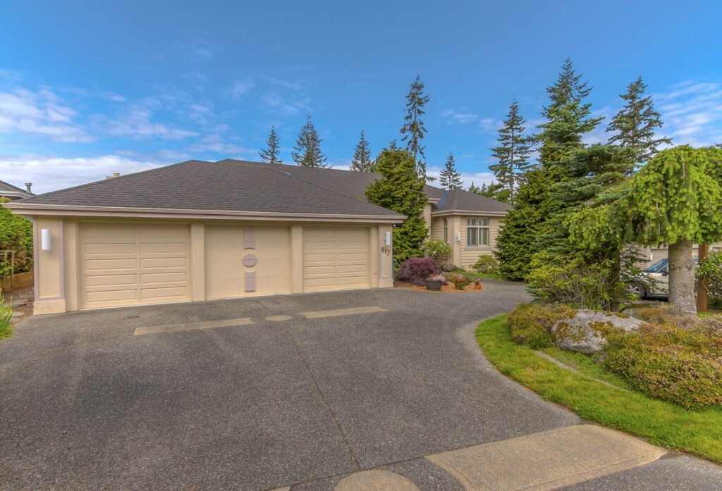 817 W Pacificview Dr  Bellingham WA 98229 photo