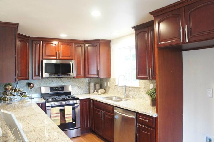 Property Photo:  1004 SW 108th St  WA 98146 