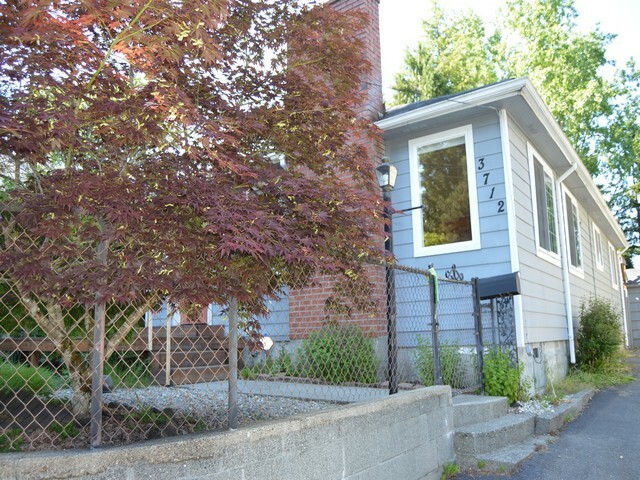 Property Photo:  3712 Burwell St  WA 98312 