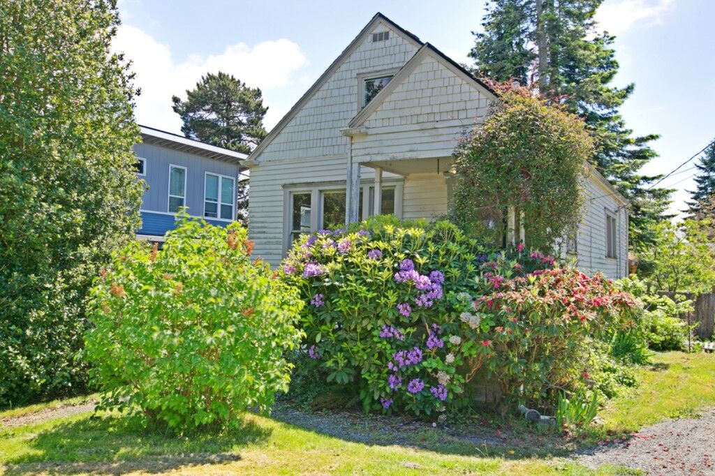 Property Photo: 3531 SW 100th St WA 98146