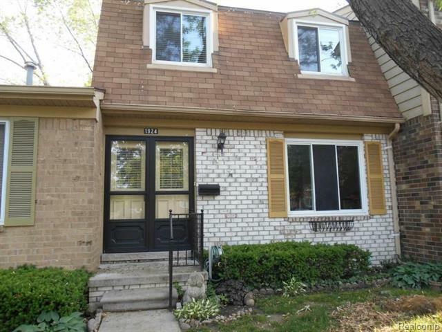 Property Photo: 1924 Torquay Avenue MI 48073
