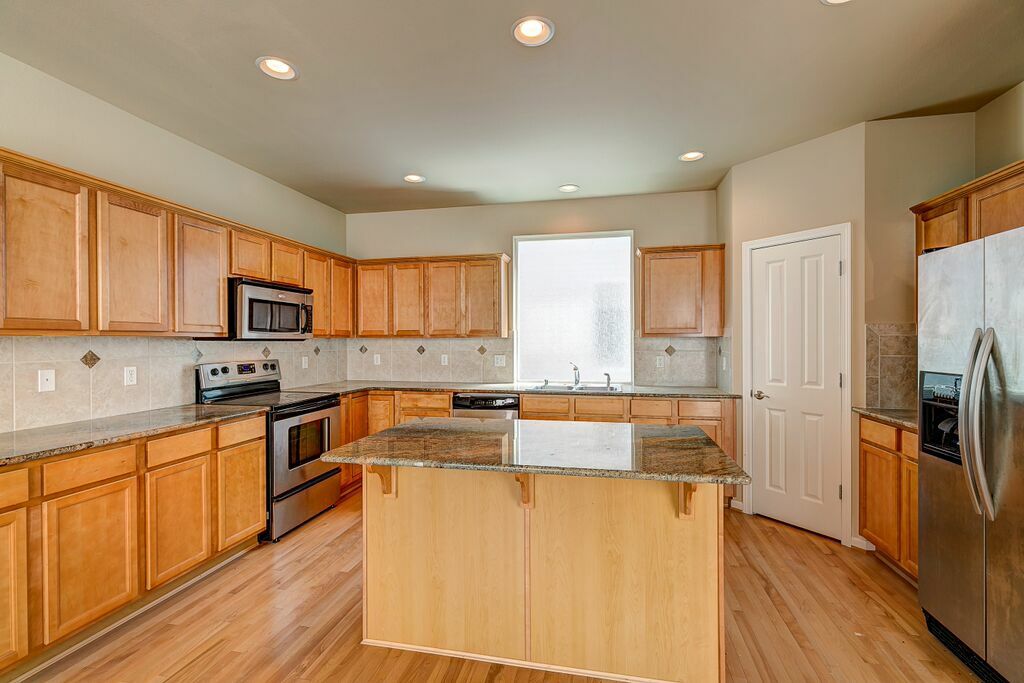Property Photo:  2728 85th Ave NE  WA 98258 