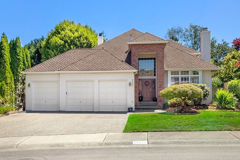Property Photo:  23277 NE 16th Place  WA 98074 