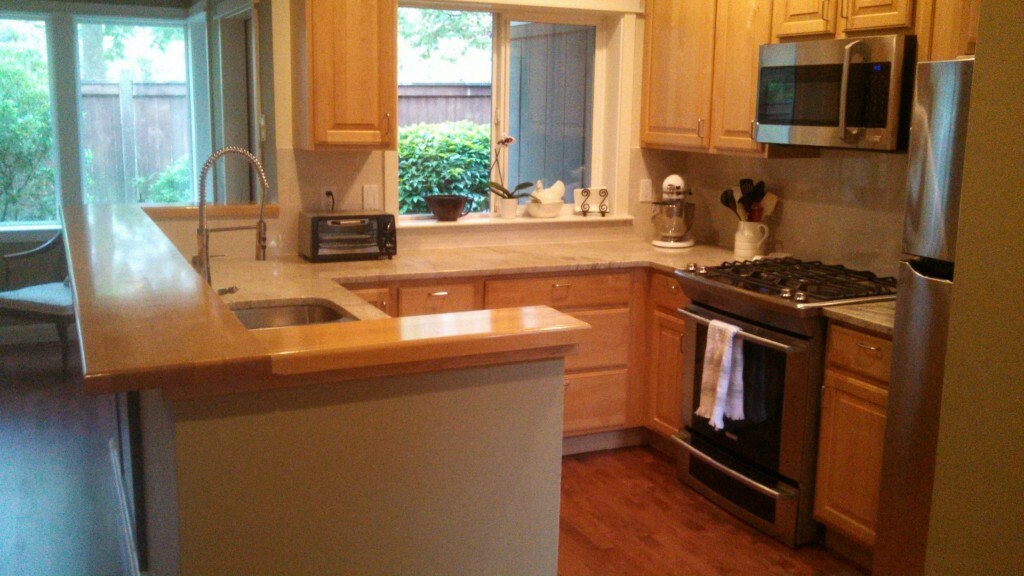 Property Photo:  10005 NE 37th Ct 106  WA 98033 