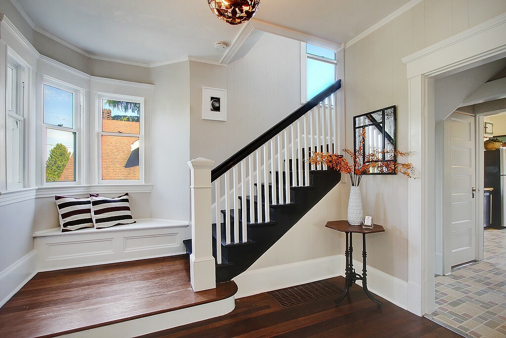 Property Photo: 917 N 49th St WA 98103