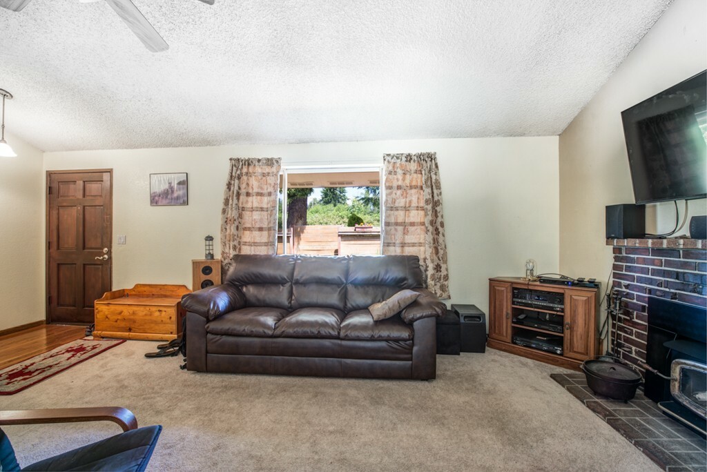 Property Photo:  7930 Riverview Rd  WA 98290 