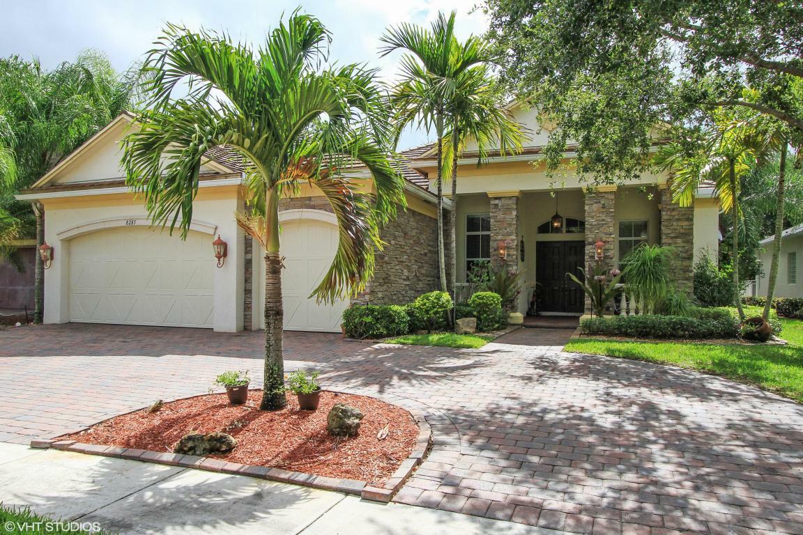 Property Photo: 8285 Butler Greenwood Drive FL 33411