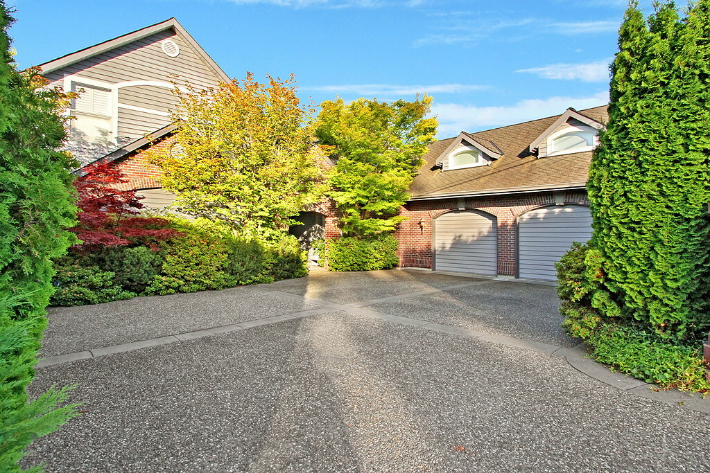 Property Photo: 207 N Davies Rd WA 98258