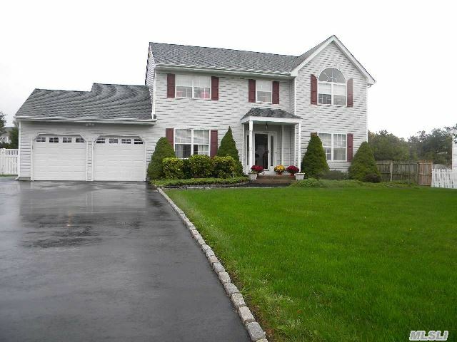 Property Photo:  9 Windcrest Drive  NY 11949 