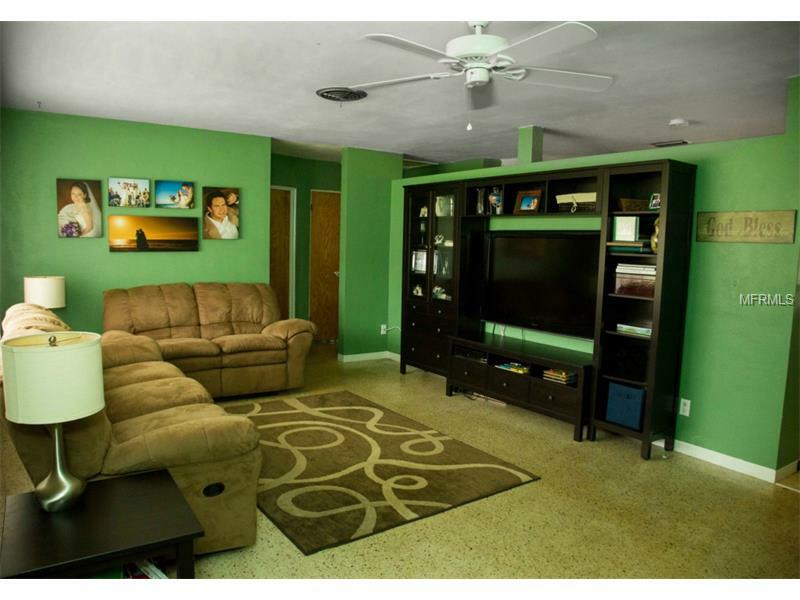 Property Photo:  801 44th  Ave NE  FL 33703 