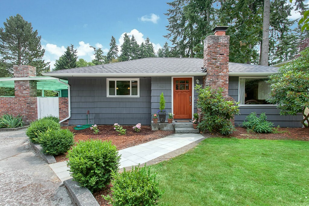 Property Photo:  7626 234th St SW  WA 98026 