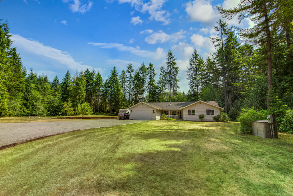 Property Photo: 13195 Glenwood Rd SW WA 98367