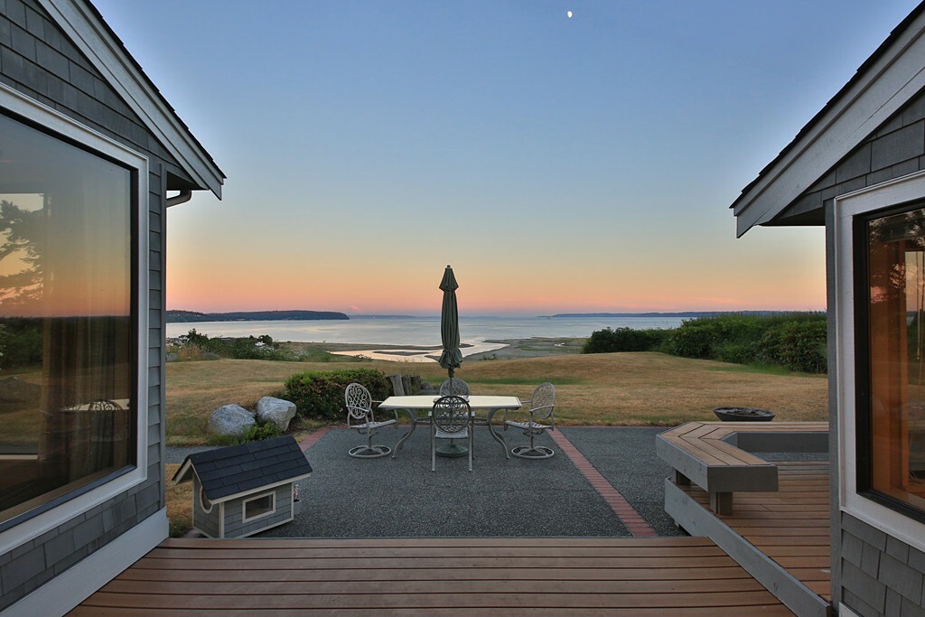 Property Photo:  2342 Soundview Dr  WA 98260 