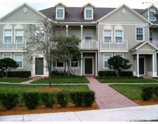 Property Photo: 216 W Thatch Palm Circle FL 33458
