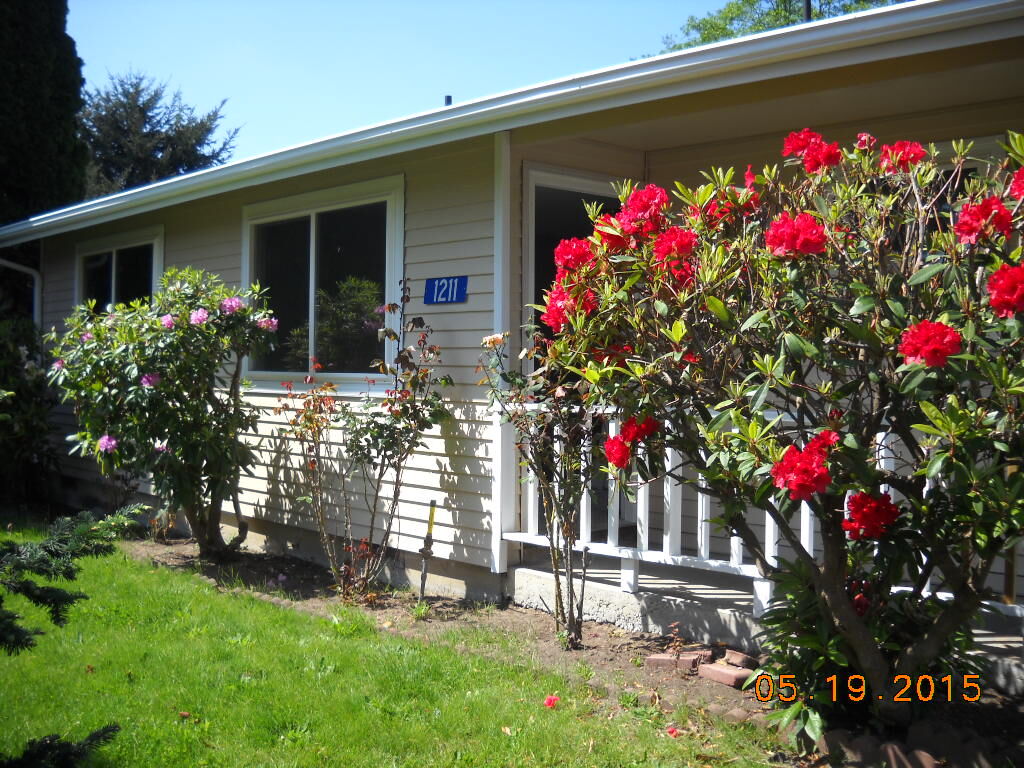 Property Photo: 1211 Stierlen Place WA 98233