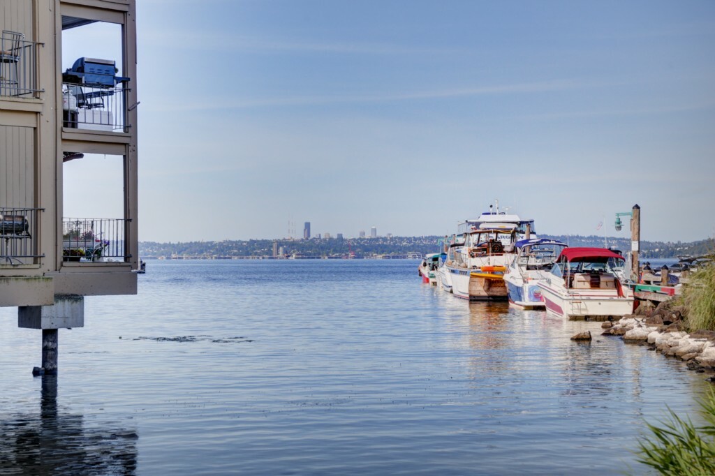 Property Photo: 65 Kirkland Ave 114 WA 98033