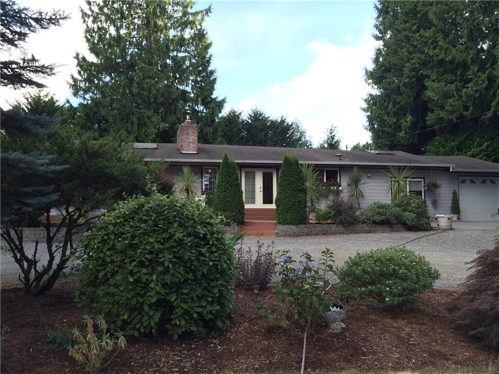 Property Photo:  18331 W Lake Desire Dr SE  WA 98058 